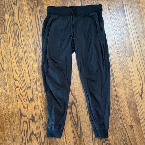 lululemon athletica Pants - B36 lululemon athletica Black Women's 8 Jogger Pants Activewear